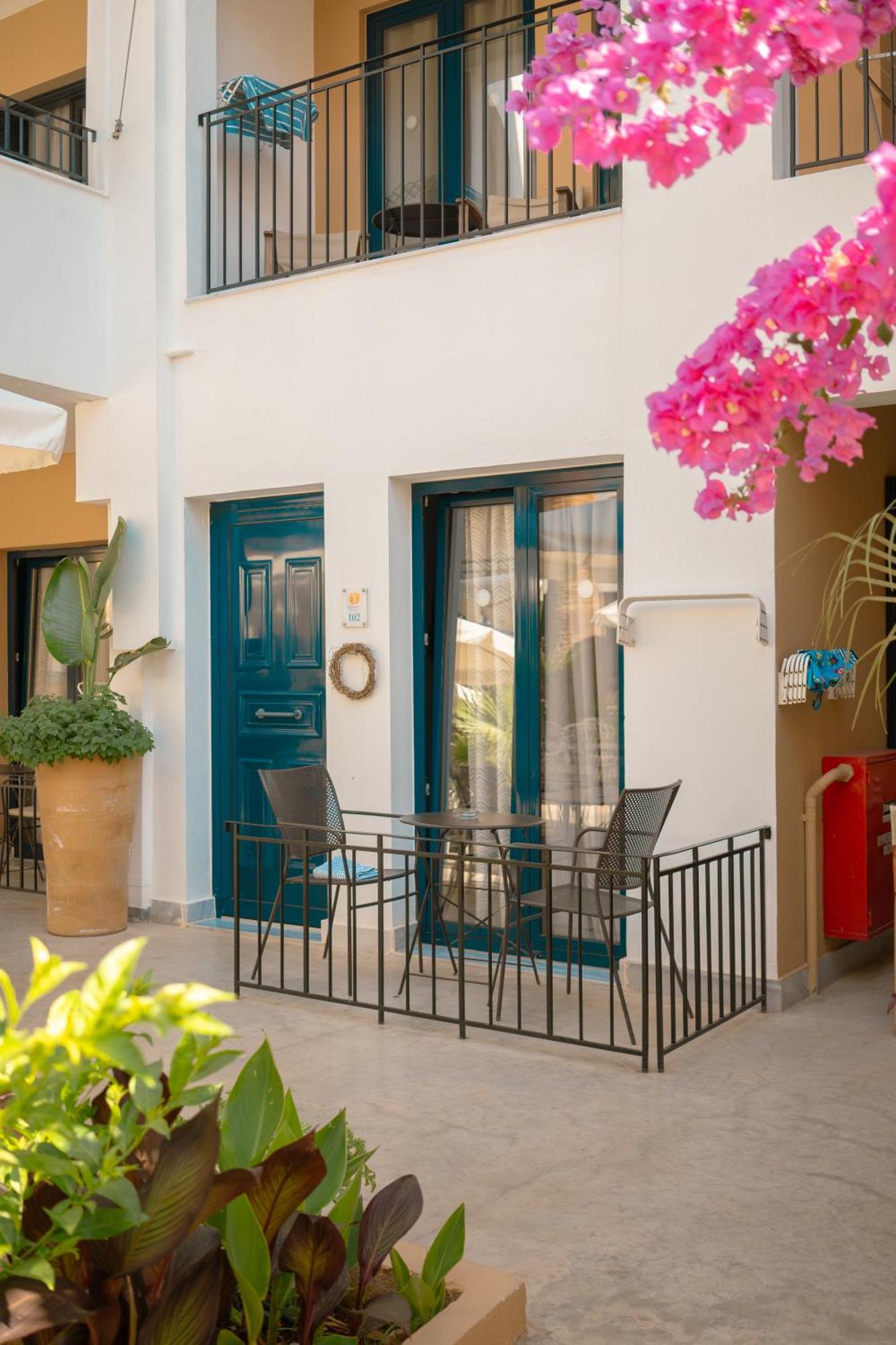 Nami Hotel & Suites Сталида Экстерьер фото